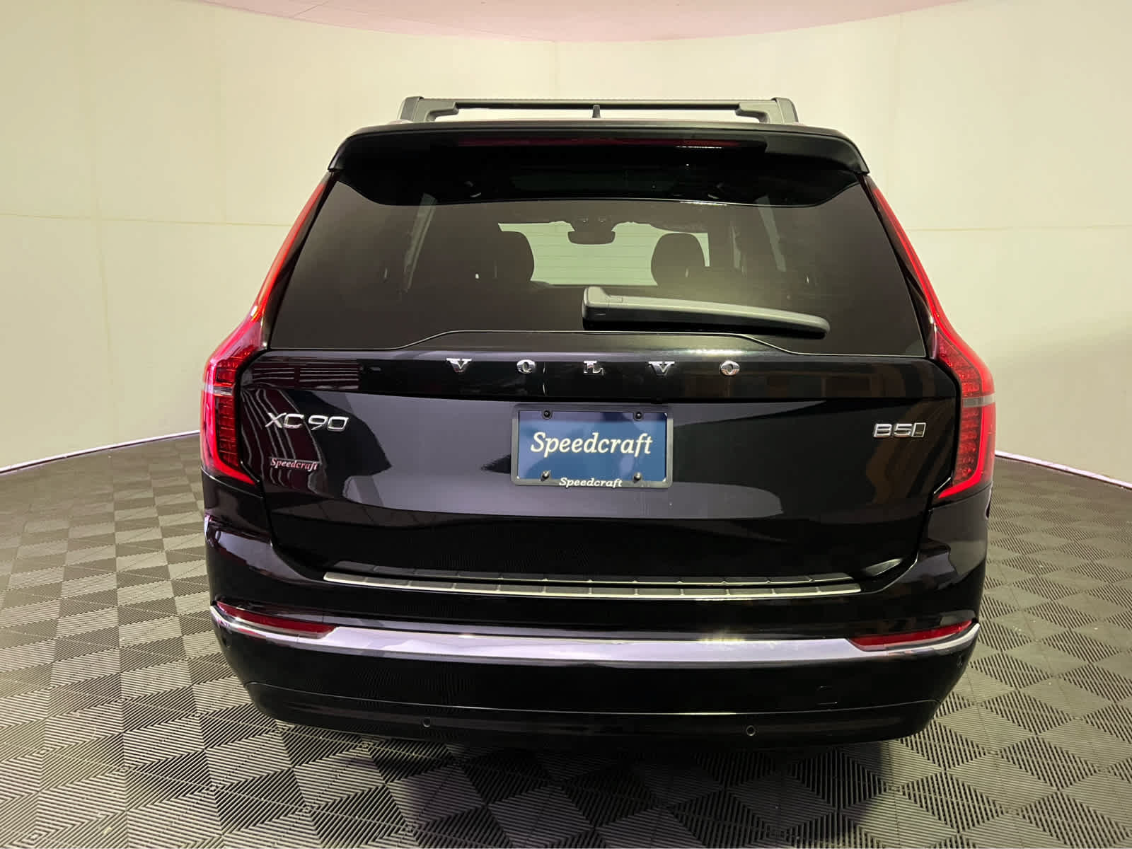 Used 2025 Volvo XC90 B5 Plus w/ Protection Package Premier AWD/4WD image 6