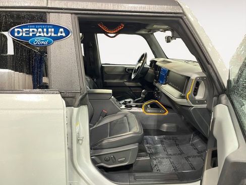 Used 2022 Ford Bronco Badlands image 19