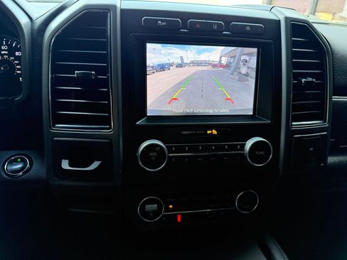 Used 2021 Ford Expedition XLT image 16