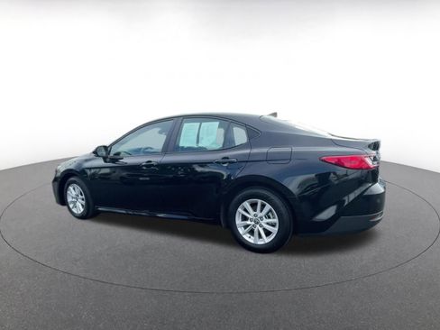 Used 2025 Toyota Camry LE image 10