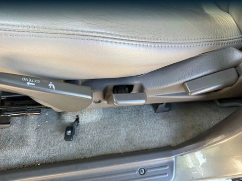 Used 2000 Mitsubishi Montero Sport XLS image 11