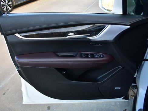 Used 2020 Cadillac XT6 Premium Luxury image 14