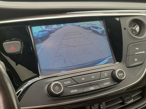 Used 2020 Buick Envision Essence FWD image 18