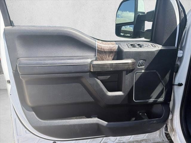 Used 2018 Ford F250 Lariat w/ Lariat Value Package AWD/4WD image 9