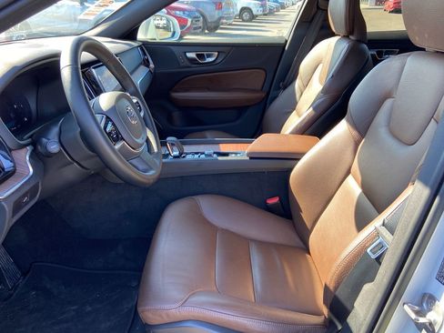 Used 2025 Volvo V60 B5 Cross Country Plus image 21