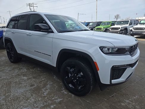 New 2026 Jeep Grand Cherokee Limited w/ Limited Altitude Package AWD/4WD image 14