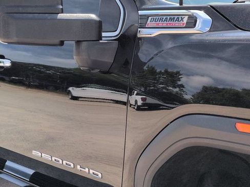 Used 2023 GMC Sierra 2500 SLT w/ SLT Premium Package AWD/4WD image 14