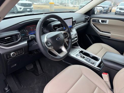 Used 2023 Ford Explorer XLT w/ Equipment Group 202A image 11