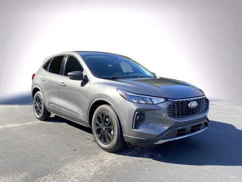 Used 2024 Ford Escape Active image 2