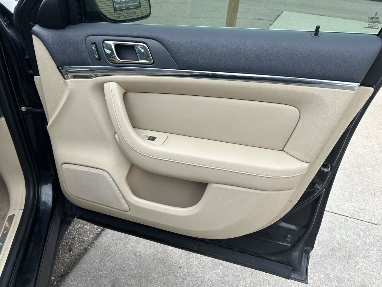 Used 2009 Lincoln MKS AWD image 16