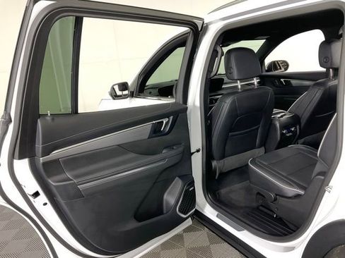 Used 2025 Buick Enclave Preferred image 32