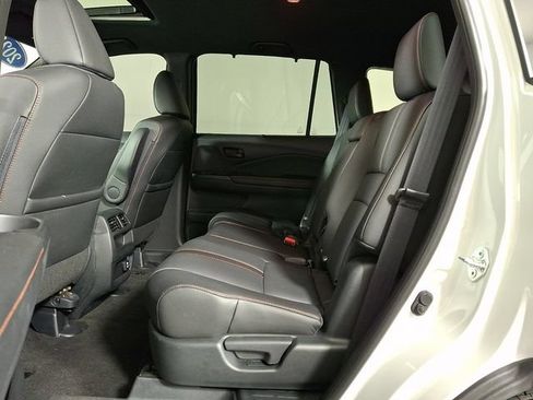 Used 2023 Honda Passport TrailSport image 13