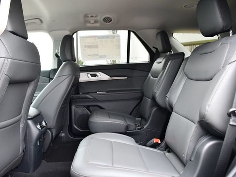Used 2026 Ford Explorer Active w/ Active Comfort Package AWD/4WD image 22