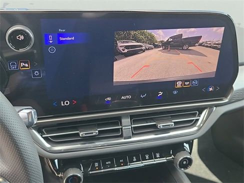 New 2026 Chevrolet Equinox EV LT image 31