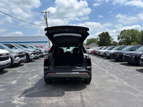 New 2026 Chevrolet Equinox LT w/ Convenience Package II AWD/4WD image 6