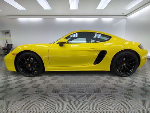 Certified 2025 Porsche 718 Cayman RWD image 2