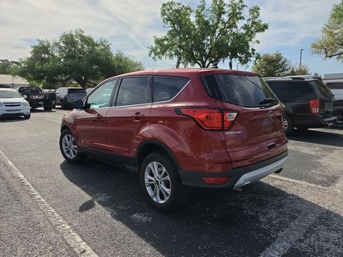 Used 2019 Ford Escape SE image 5