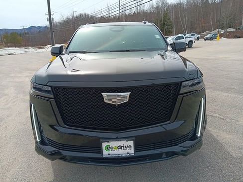 Used 2023 Cadillac Escalade Sport Platinum image 2