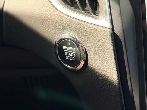 Used 2023 Ford Edge Titanium AWD/4WD image 13