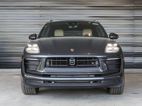New 2026 Porsche Macan AWD/4WD image 10