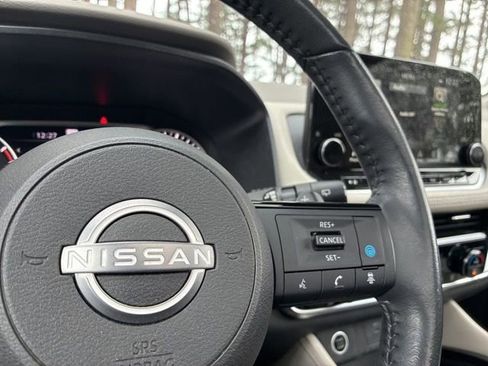 Used 2023 Nissan Rogue SL w/ SL Premium Package image 28