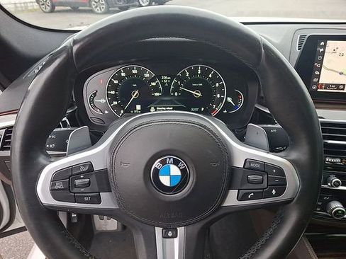 Used 2019 BMW 540i w/ M Sport Package image 18