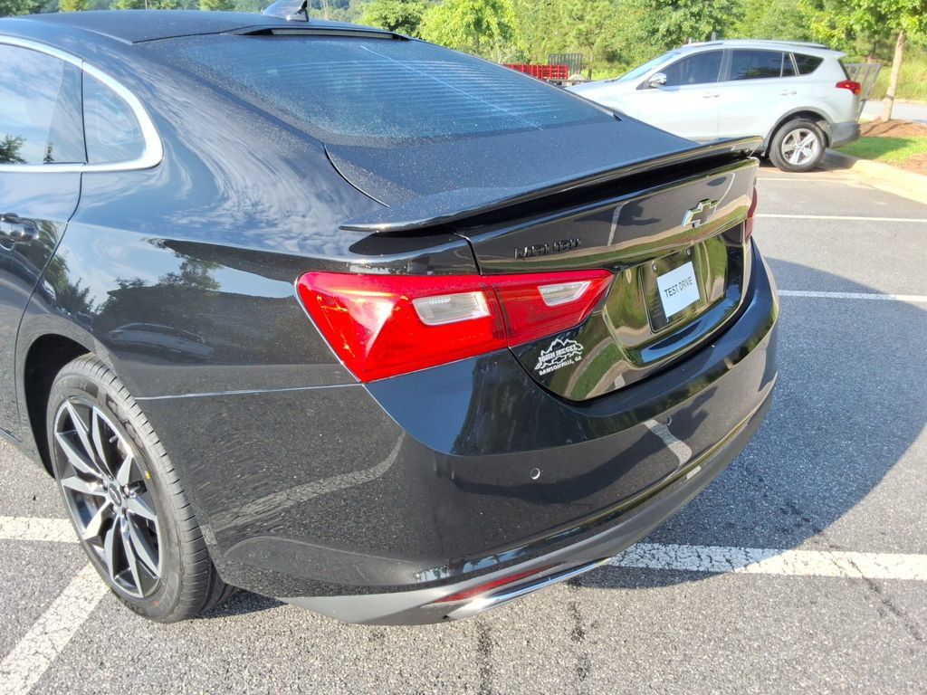 Certified 2025 Chevrolet Malibu RS FWD image 14