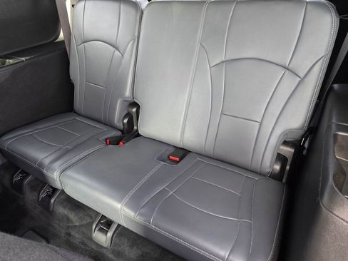 Used 2024 Buick Enclave Premium image 22