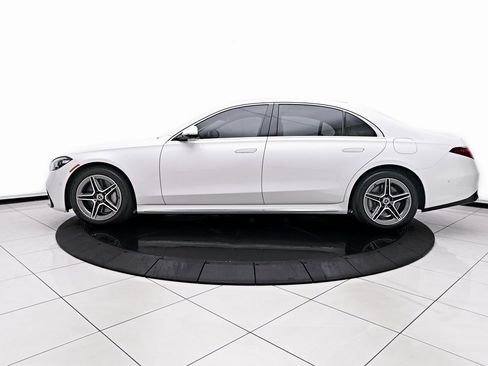 Used 2024 Mercedes-Benz S 580e 4MATIC Sedan image 9