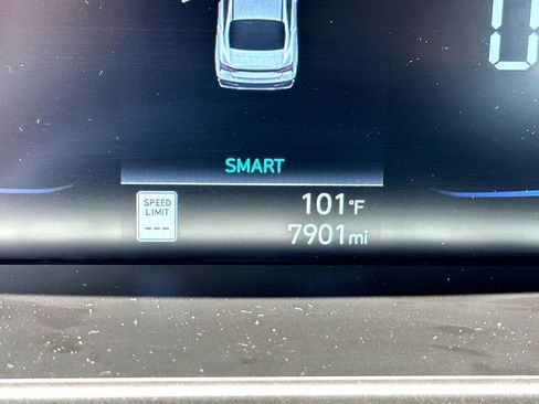 Used 2025 Hyundai Elantra Sport image 21