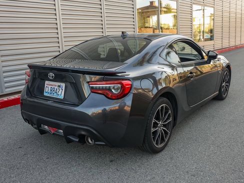 Used 2019 Toyota 86 image 4