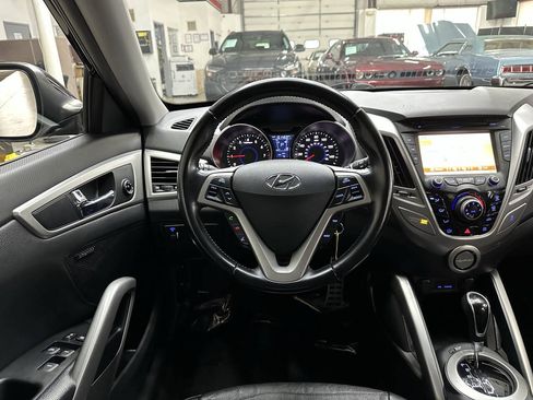 Used 2015 Hyundai Veloster RE:FLEX Edition FWD image 18