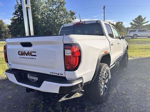 New 2025 GMC Canyon AT4 w/ AT4X Package image 9