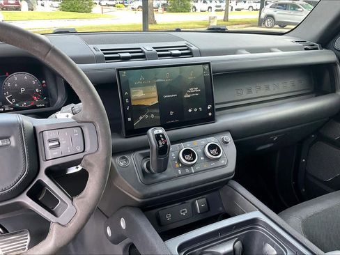 Used 2023 Land Rover Defender 90 V8 image 6