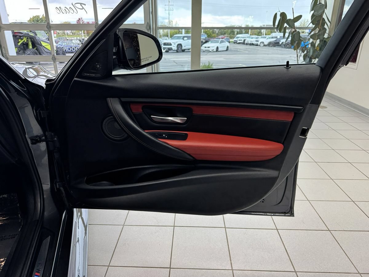 Used 2018 BMW M3 RWD image 19