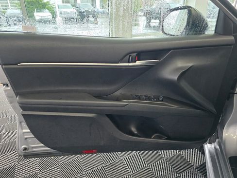 Used 2024 Toyota Camry SE image 19