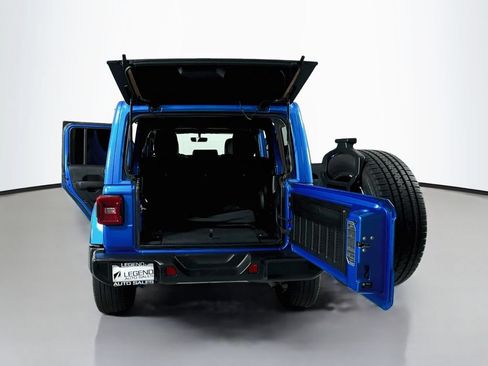 Used 2022 Jeep Wrangler Unlimited Sahara AWD/4WD image 26