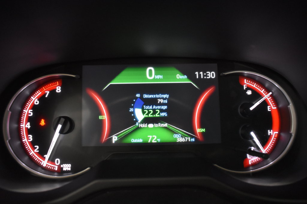 Used 2025 Toyota RAV4 XLE FWD image 27