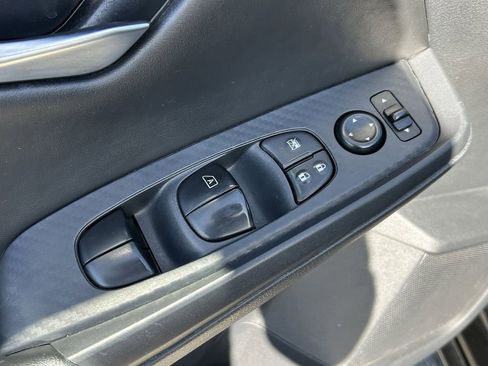 Used 2025 Nissan Sentra SV image 24