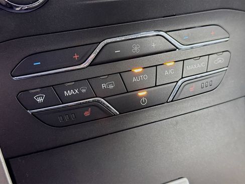 Used 2017 Ford Edge SEL w/ Equipment Group 201A FWD image 16
