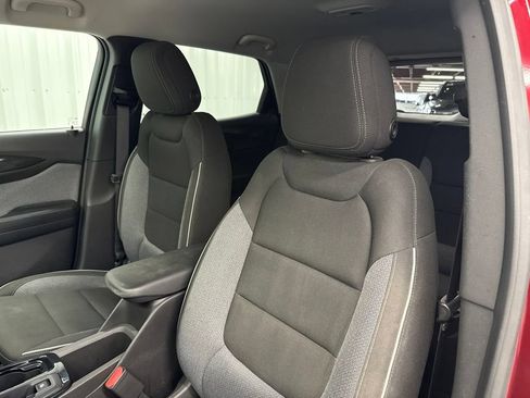 Used 2025 Chevrolet TrailBlazer LT FWD image 17