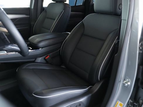 Used 2025 Buick Enclave Preferred image 22