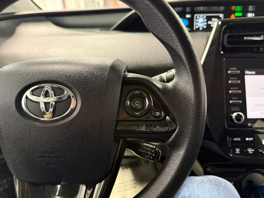 Used 2022 Toyota Prius LE FWD image 11