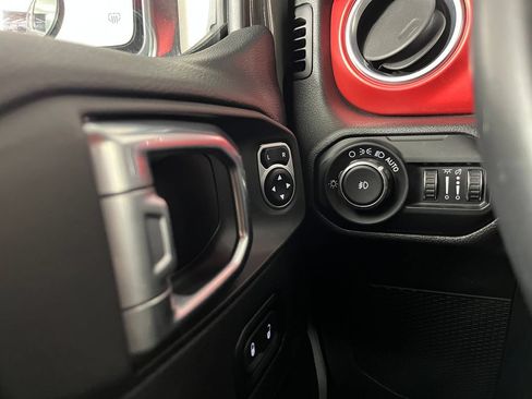 Used 2021 Jeep Wrangler Unlimited Rubicon w/ Safety Group AWD/4WD image 11