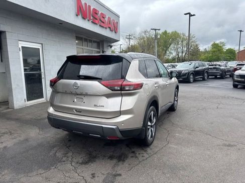 Used 2024 Nissan Rogue SL w/ SL Premium Package AWD/4WD image 2