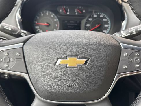 Used 2023 Chevrolet Traverse LT image 24