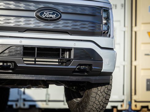 New 2025 Ford F150 Lightning Lariat image 16