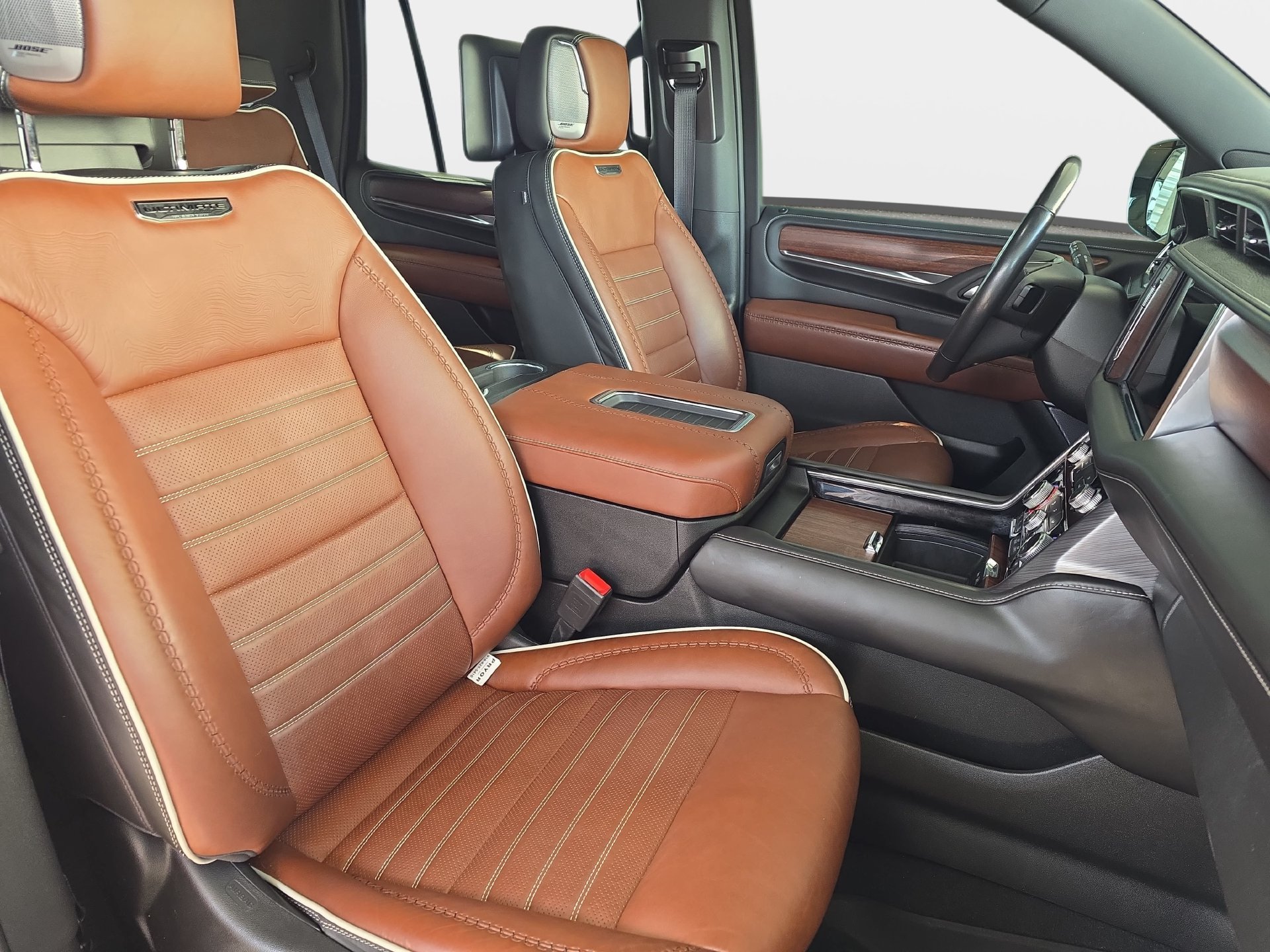 Used 2023 GMC Yukon Denali Ultimate AWD/4WD image 10
