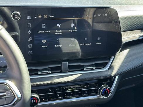 Used 2025 Chevrolet Equinox LT w/ Convenience Package II image 16