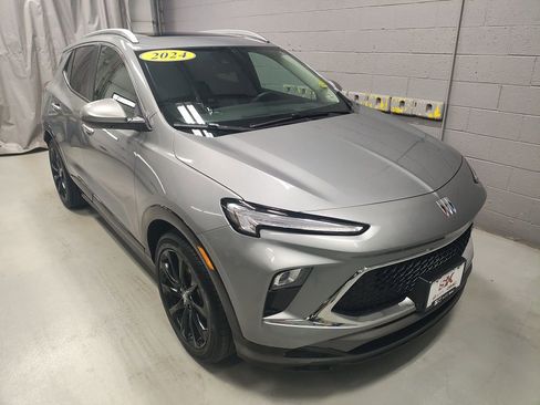 Used 2024 Buick Encore GX Sport Touring w/ Experience Buick Package image 5